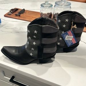 Brand new with tags Durango boot American flag cowboy boot 9
